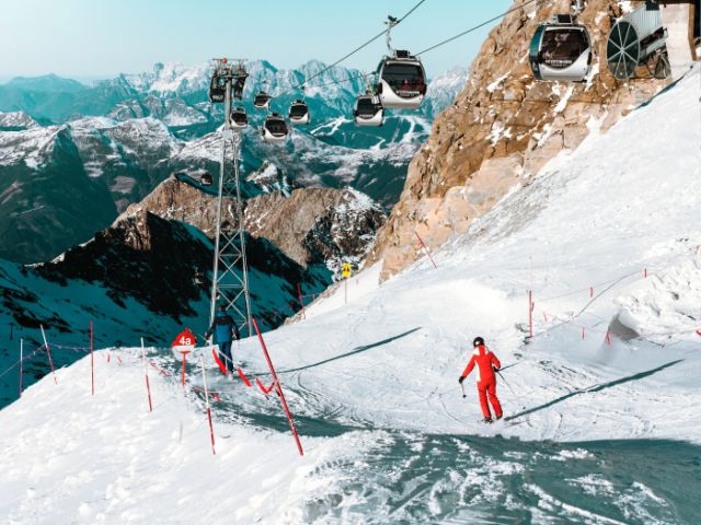 スキー旅行とウェアのレンタルと購入